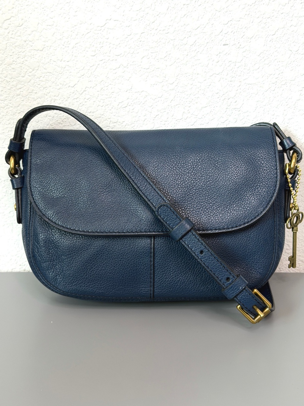 Fossil Deep Blue Pebbled Leather Crossbody bag